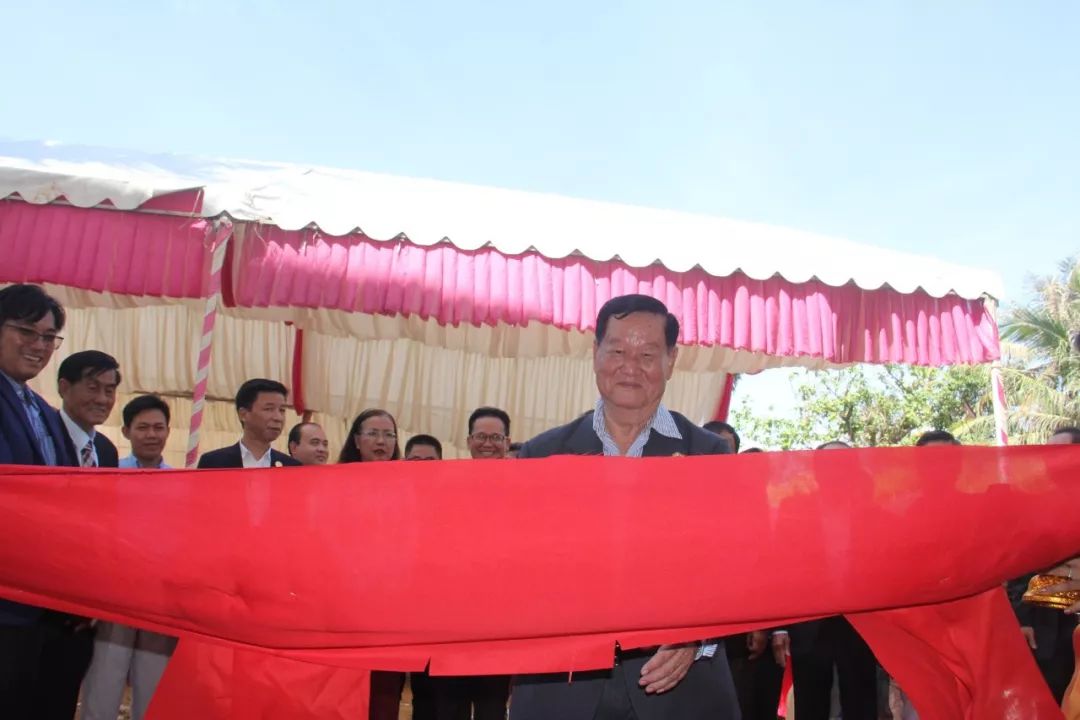 翁湖市民众学校隆重举行新教学楼及宿舍楼落成典礼-9.jpg