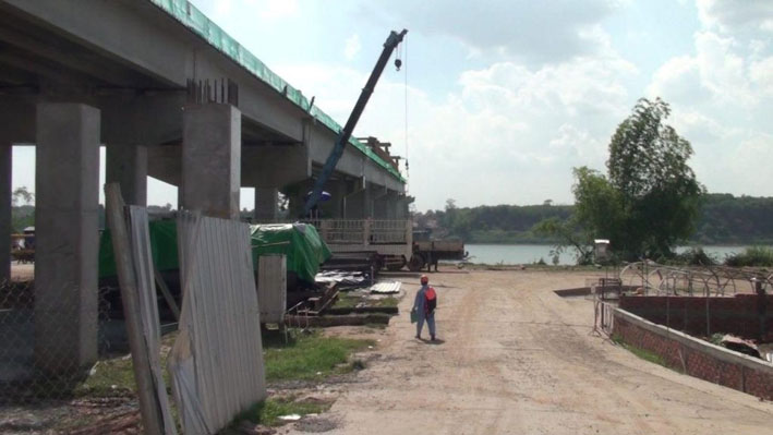 小林3-磅湛省成东县至特本克蒙省哥斯玛县跨河桥。.jpg