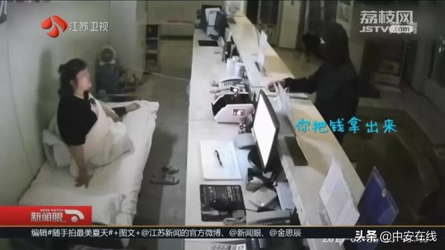安徽女子梦中被劫匪叫醒 暴脾气上来了：想干嘛？-3.jpg