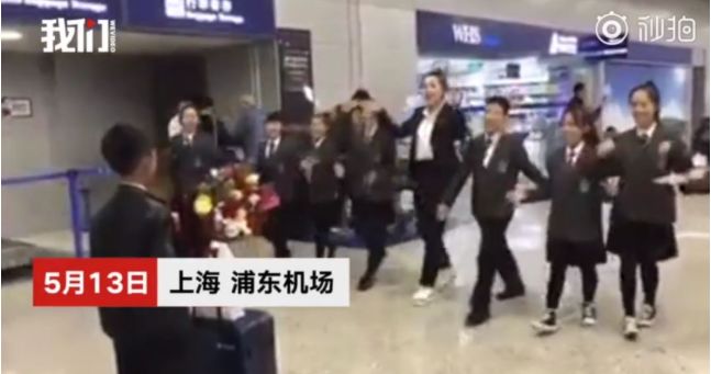 卖货网红男孩回柬埔寨了，却只给妈妈带回了一包纸巾-1.jpg
