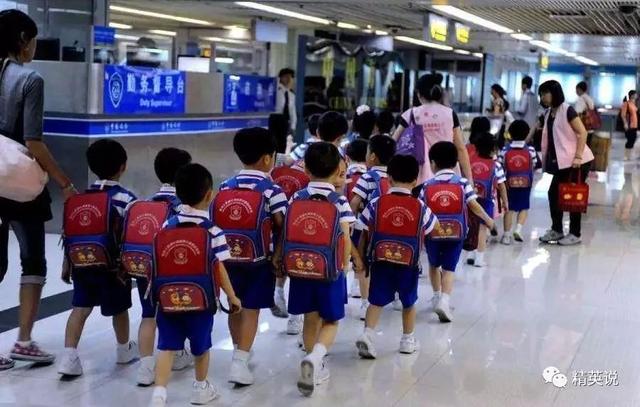 在深圳，有20万孩子凌晨5点去香港上学-16.jpg
