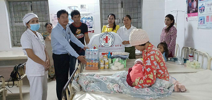 孕妇送医途中分娩母子平安-1.jpg