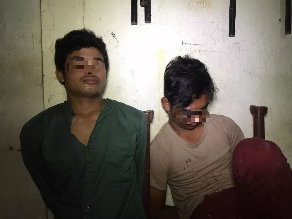 大快人心！两飞车贼抢中国人手机被抓-3.jpg