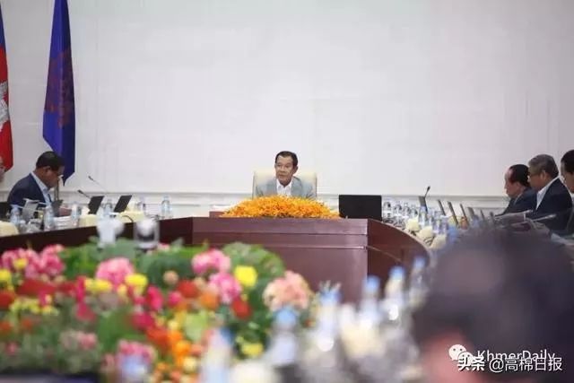 洪森命令官员亲赴“抗猪瘟”第一线-1.jpg