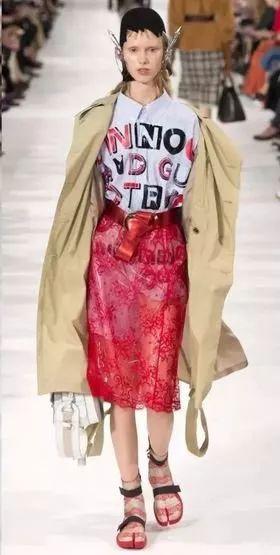 4000块香奈儿土味逼人，26000块LV不忍直视…贫穷限制了审美-28.jpg