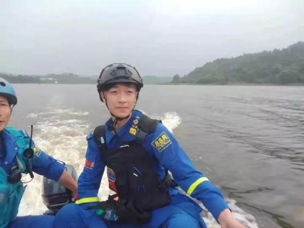 痛心！年仅19岁！这名蓝天救援队志愿者，就这么走了……-3.jpg