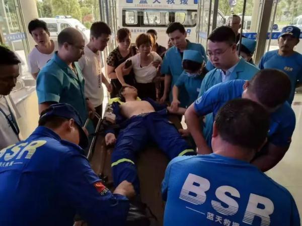 痛心！年仅19岁！这名蓝天救援队志愿者，就这么走了……-1.jpg