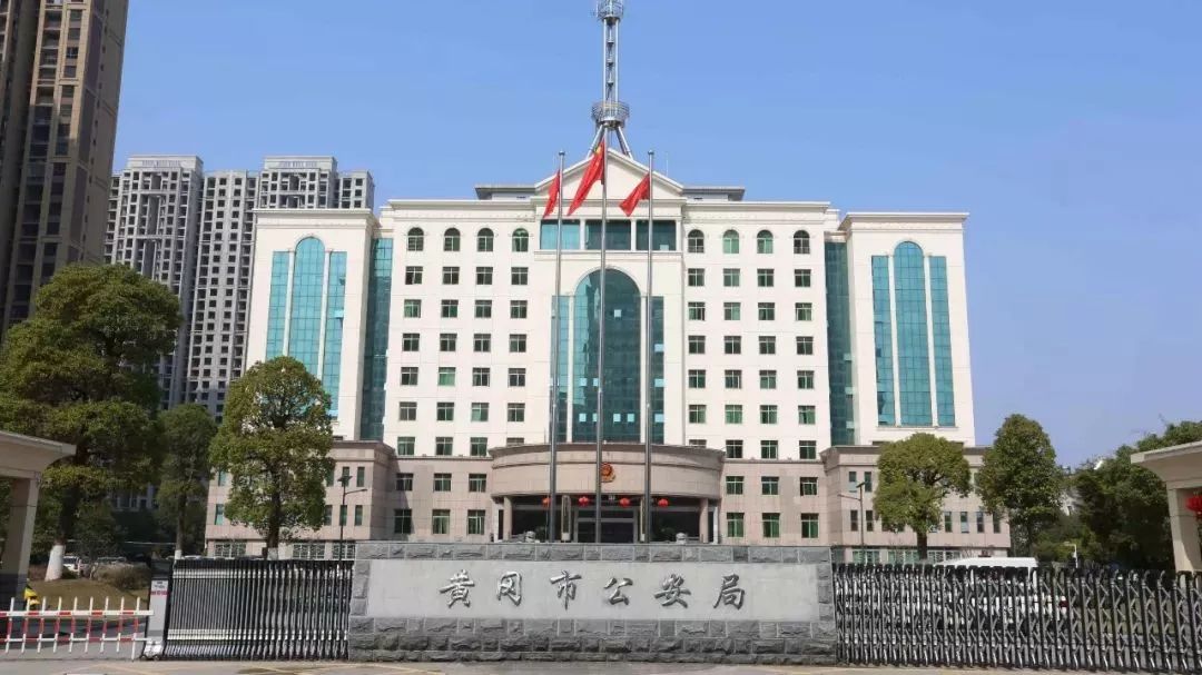 西港：“涉黑骨干”被中国警方跨国带回-2.jpg