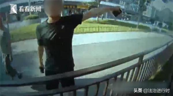 刑拘！研究生违停当场殴打交警 狂言：写个检讨不就行-3.jpg