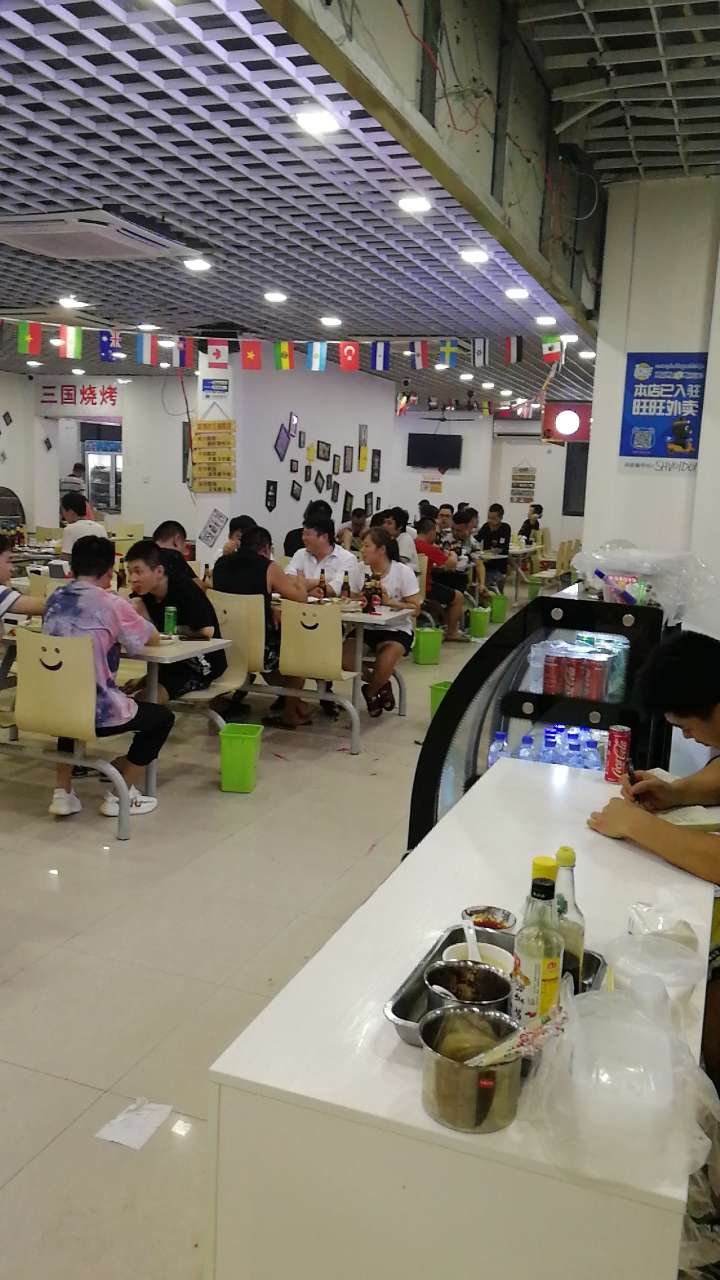 南海后身南海美食城内档口出兑，接手实赚2000美金。。。-1.jpg