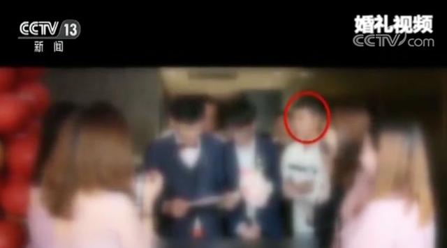 "戏精"窃贼专偷婚礼！演技精湛感动新娘新郎-3.jpg