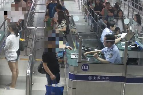 男子从境外“越狱”，入境时竟主动向边检民警报警-1.jpg