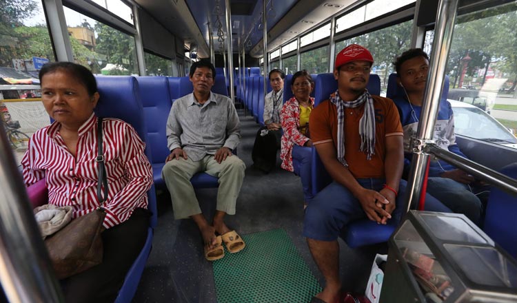 4-Female-city-bus-3.jpg