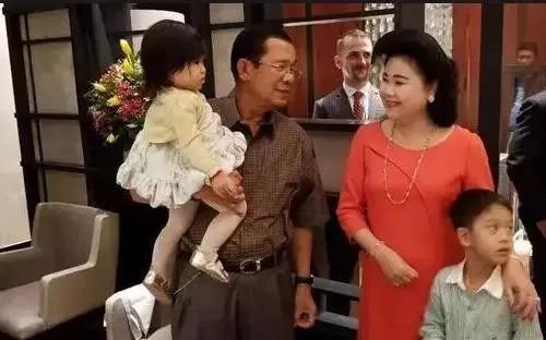 洪森总理的七夕——“虐狗”时刻教你如何秀恩爱！-7.jpeg