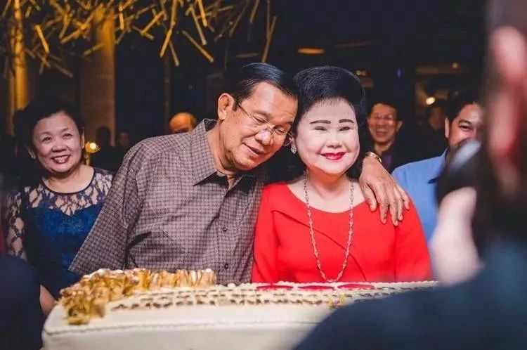 洪森总理的七夕——“虐狗”时刻教你如何秀恩爱！-10.jpeg