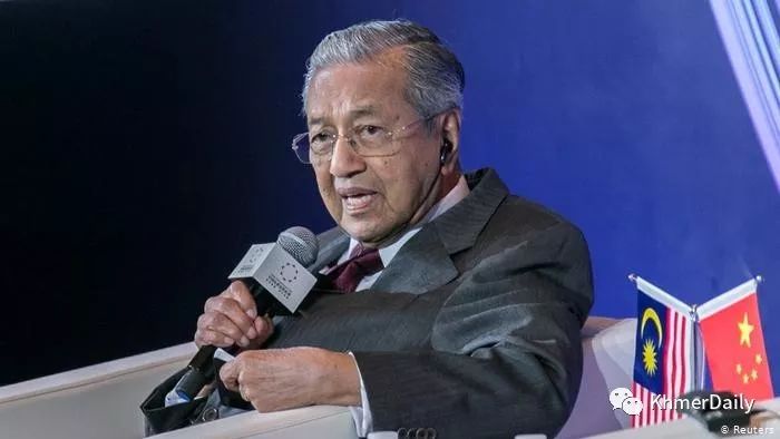 马来总统马哈蒂尔访问柬埔寨-2.jpg
