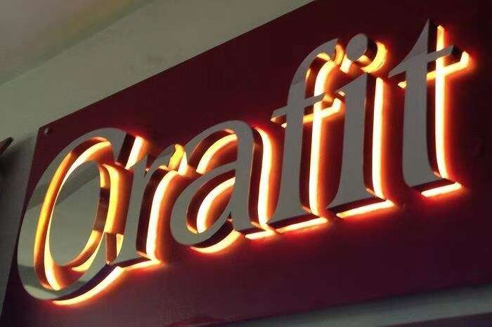 金边专业批发发光字led全彩显示屏批发