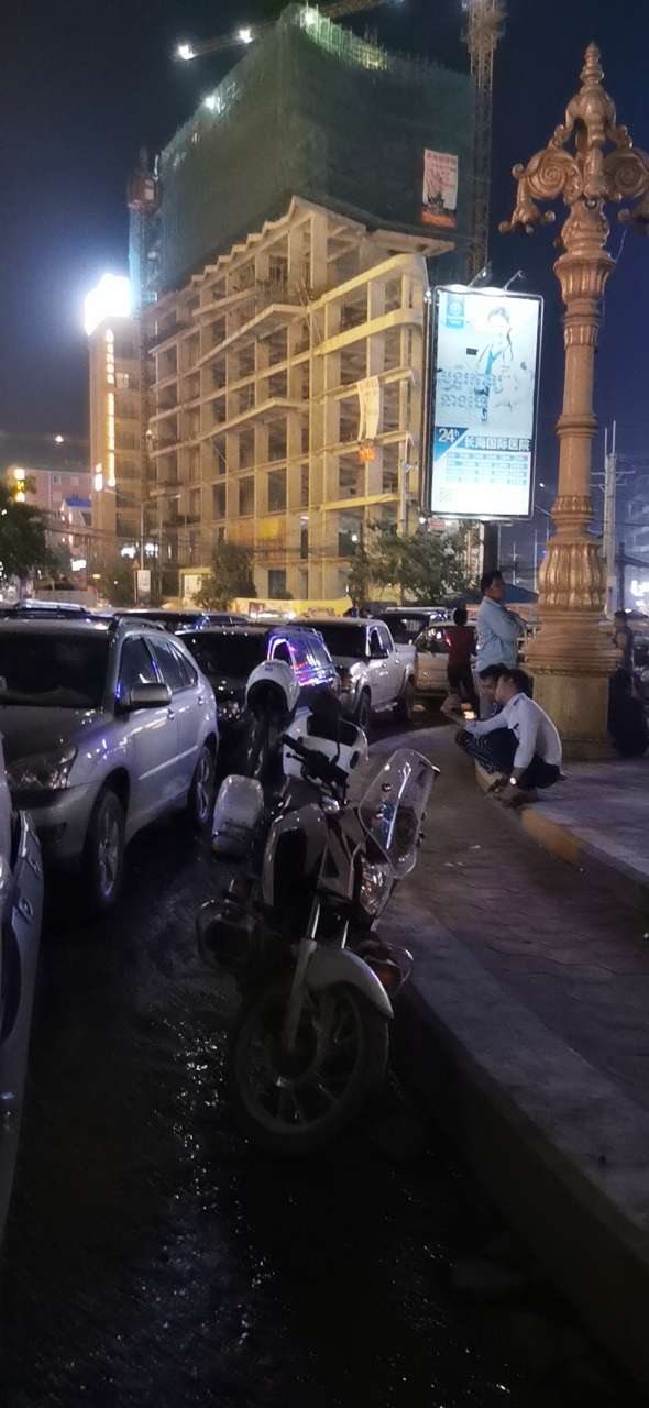 无尽头的堵车：双狮能堵4小时起步-1.jpg