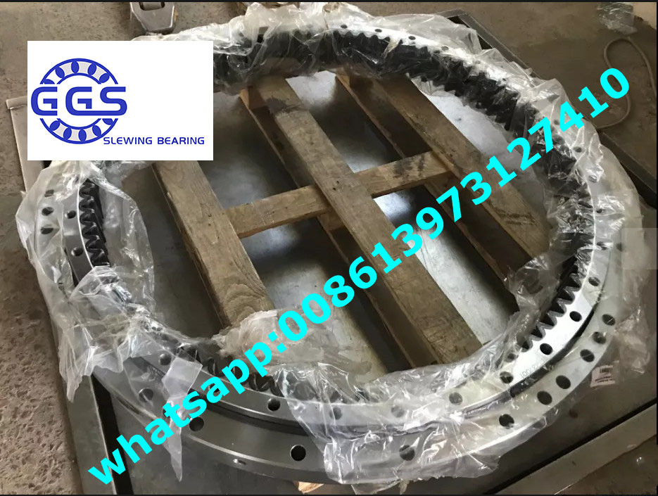 Hitachi ex200-1 SLEWING BEARING.jpg