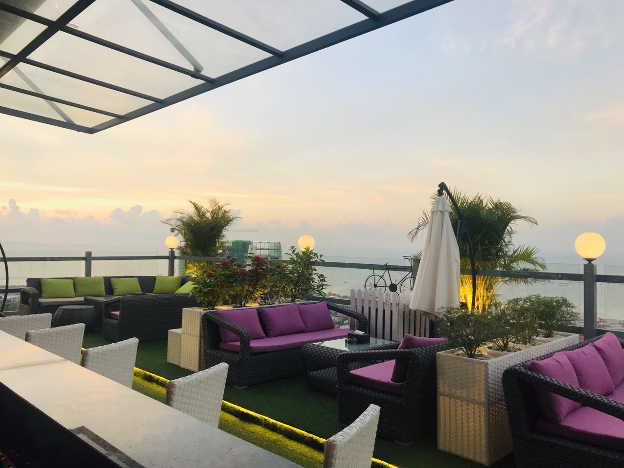 西港最美天空酒吧