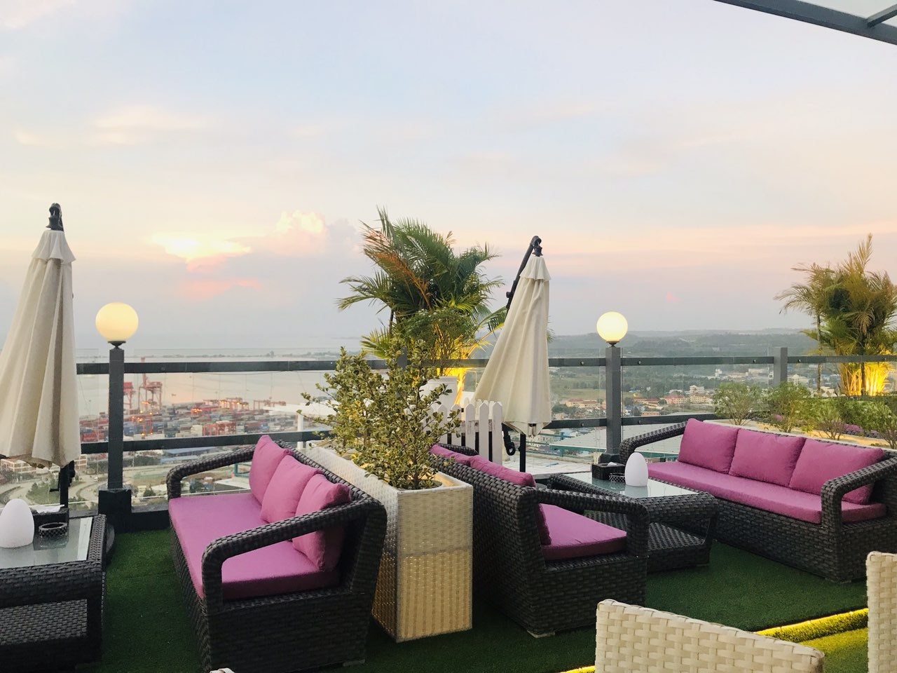 西港最美天空酒吧