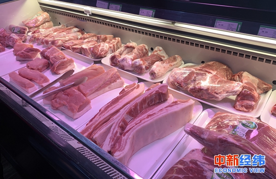猪肉真降价了有超市每斤直跌3元 销量开始回升-3.jpg