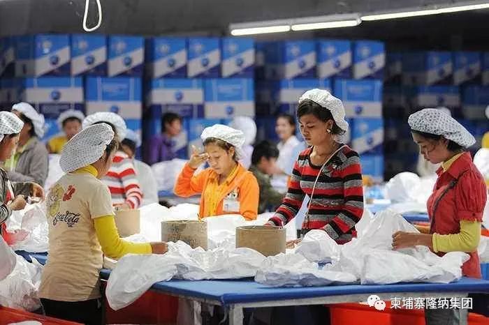 工人一言不合就晕倒！柬埔寨工厂不是倒闭就是逃离-1.jpg