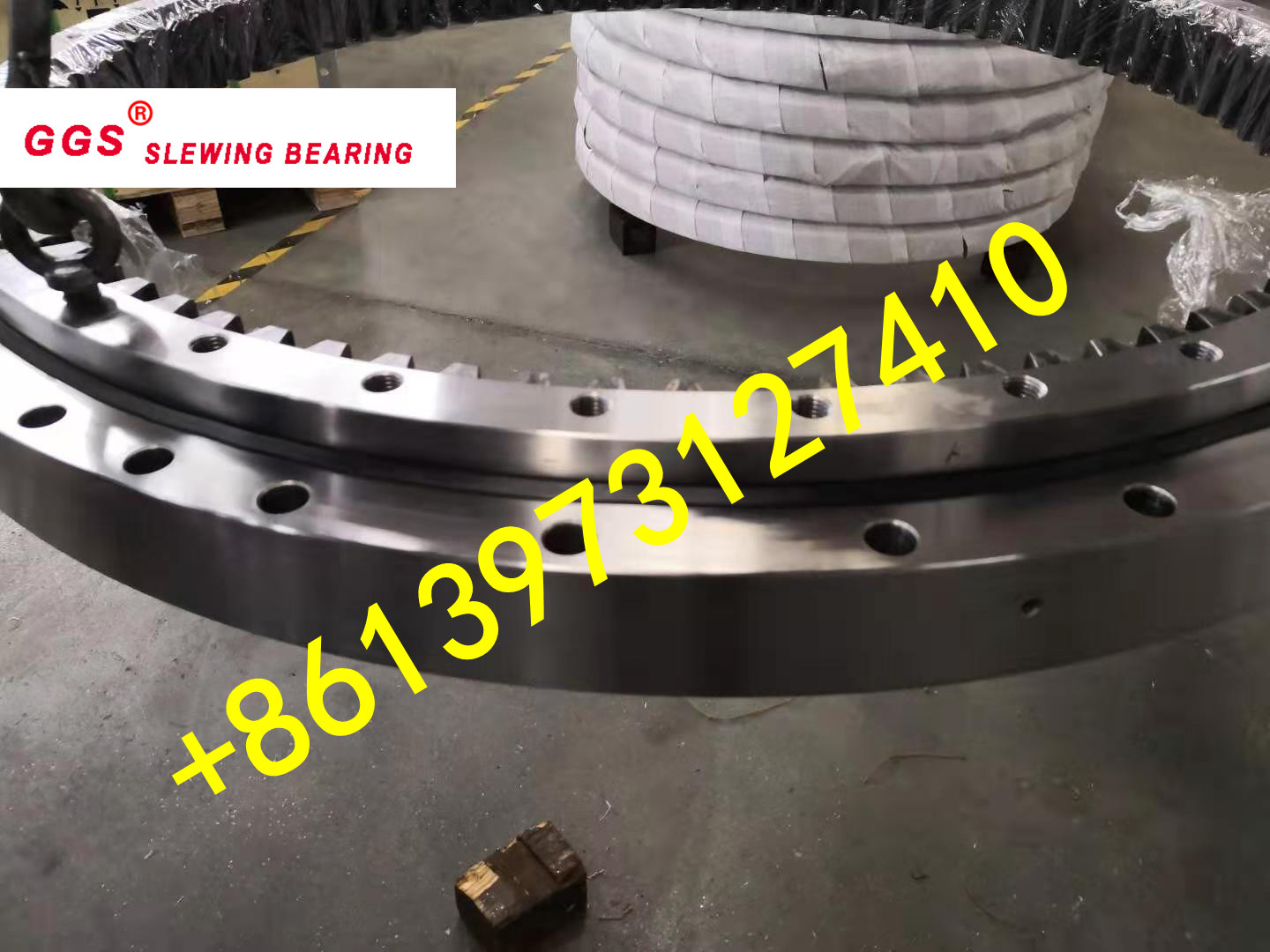 Hyundai R320-7 SLEWING BEARING 5.jpg