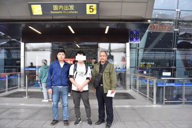 警方成功规劝潜逃柬埔寨的逃犯回国投案自首-1.jpg