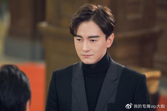 郑元畅化身行走的画报 《乔安你好》硬核"菜单"挖人-2.jpg