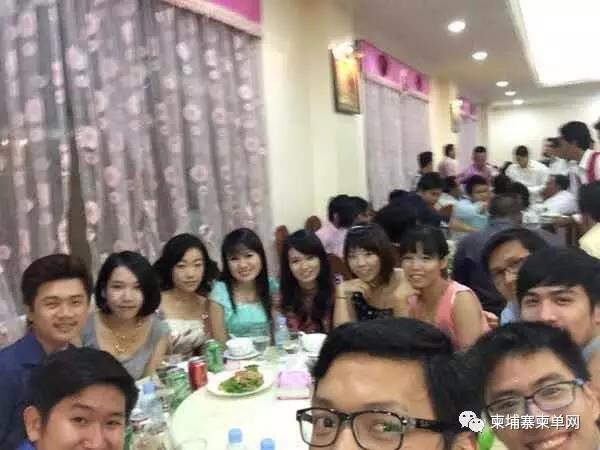 她从餐厅小妹蜕变成职场丽人，竟是因为网络小说-6.jpg