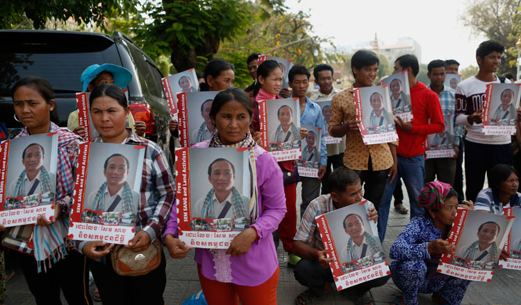 Farmers-from-Tbong-Khmum-and-Svay-Rieng-province-called-for-drop-charges-against.jpg