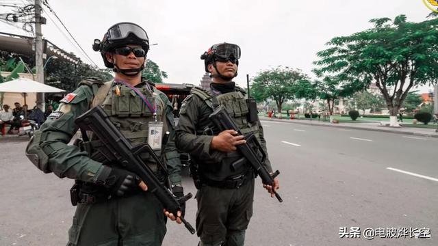 国产97B短步枪现身柬埔寨！枪口古怪尺寸短，已在东南亚三国出现-3.jpg