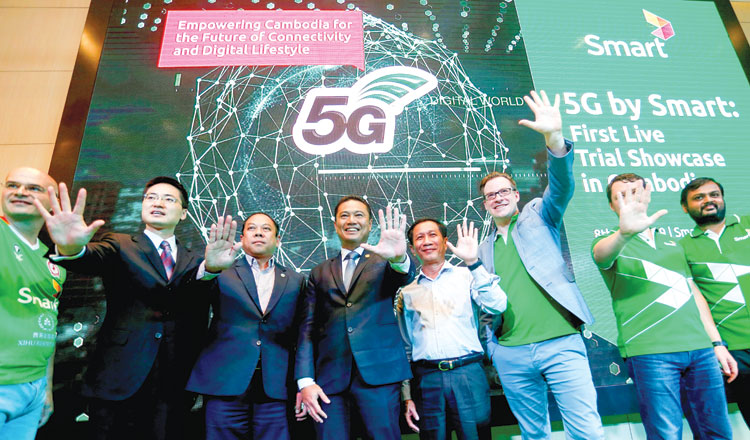Thomas-Hundt-CEO-of-Smart-Axiata-speaks-at-lunch-5G-in-Smart-head-office-Channa-4.jpg