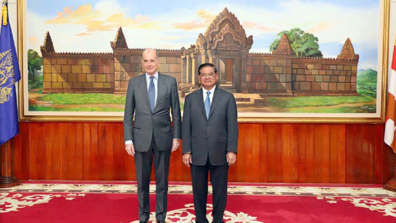 topic-12-interio-ministry-sar-kheng-meets-mr.-giusepe-de-vincentis-unhcr-on-11-0.jpg