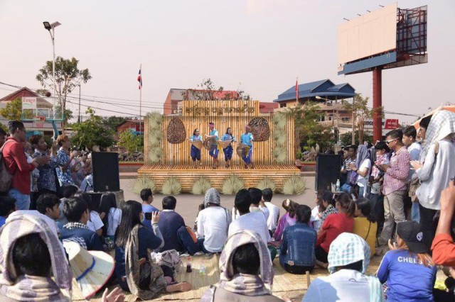 小林1-卜迭棉芷省取消柬新年贺年活动。.jpg