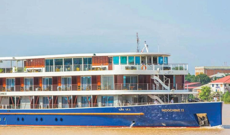 one-of-three-Indochina-cuise-ships-stuck-in-Cambodia-Vietnam-border.jpg