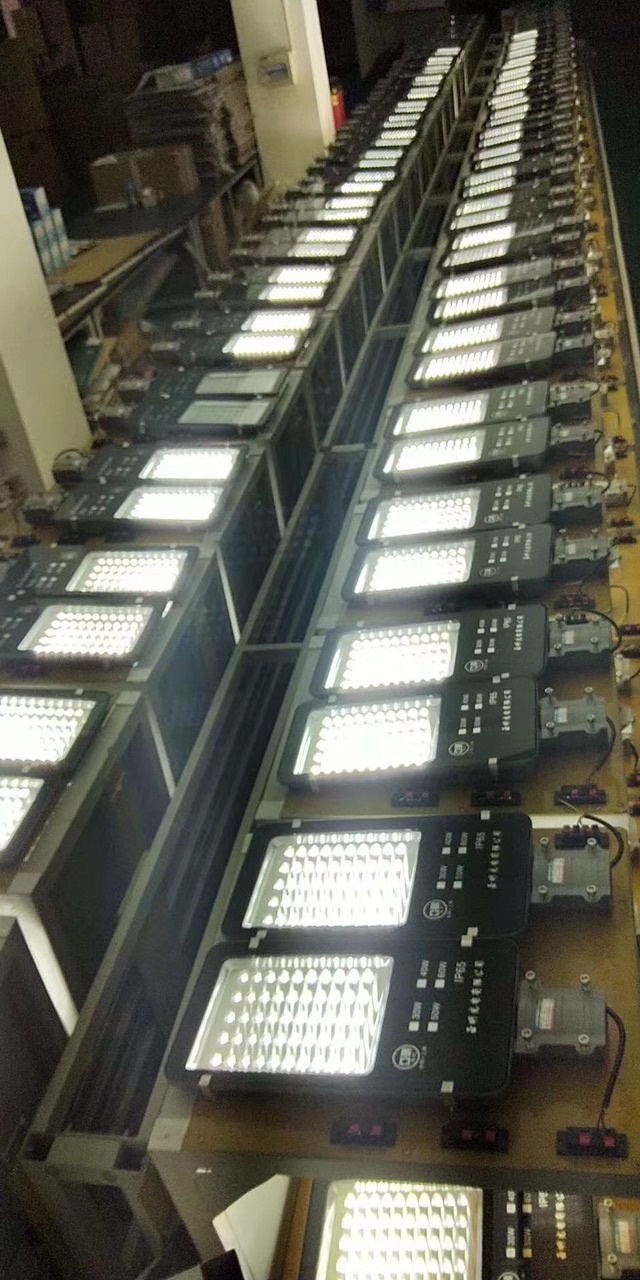 front1_Fq4WMXDj3HMed-vgq1lc0sj7alDe.jpg