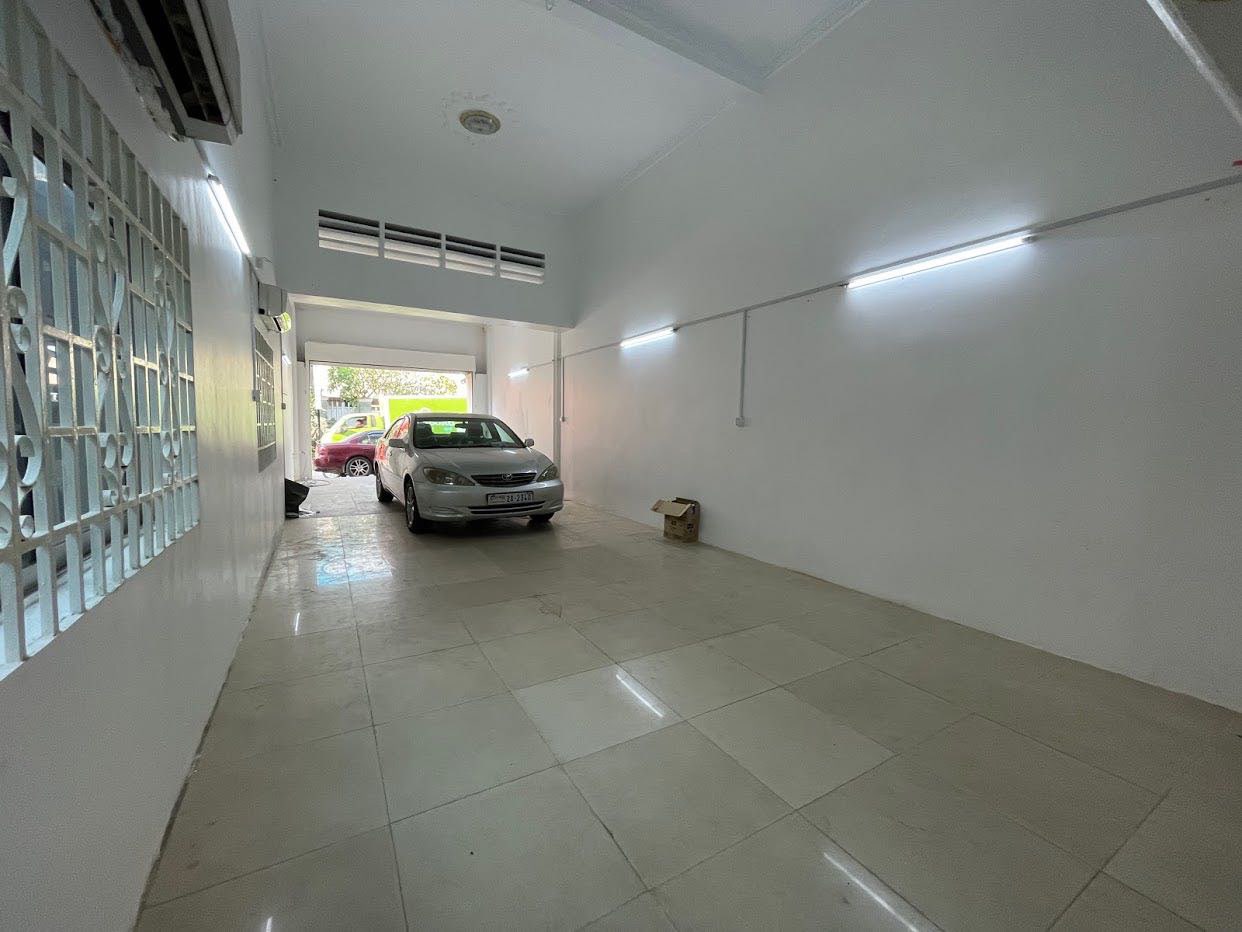 front1_0_Fng7xNu-QE7x3cZAAT8pdaWdQRt_.1612351579.jpg