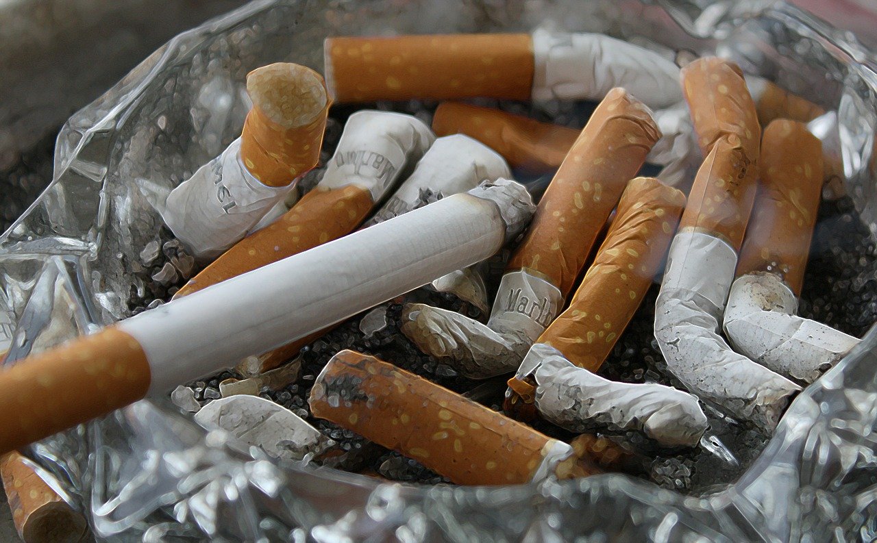 cigarettes-83571_1280 (1).jpg