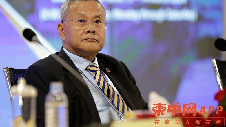 acleda_president_in_channy_at_a_workshop_held_at_the_banks_head_office_in_the_ca.jpg
