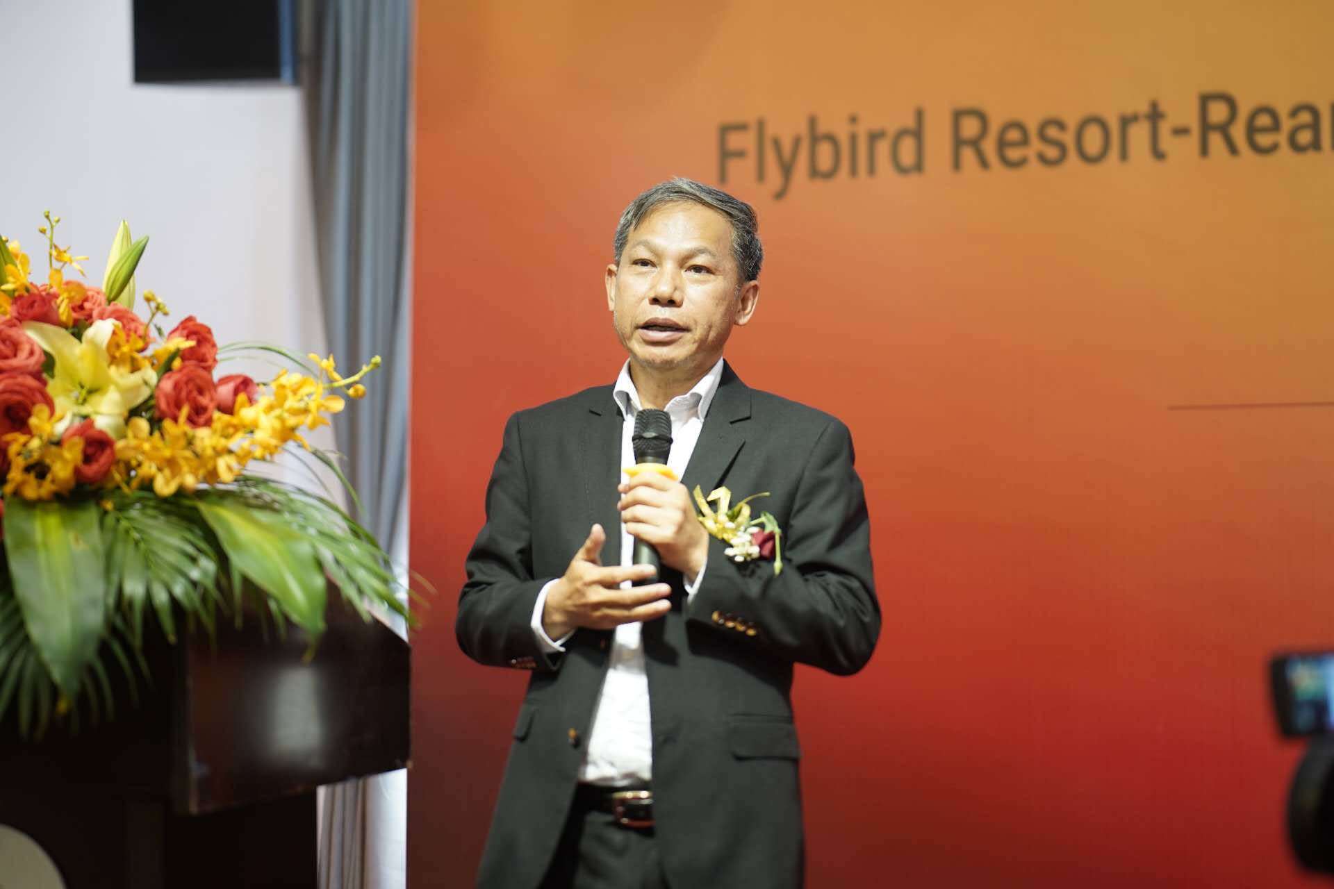 Mr.H.E Sochetkresna Tang发言.jpg
