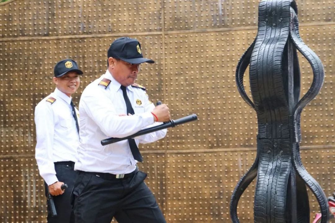 柬埔寨的这个行业：“半瓶醋”和“正规军”卷起来了