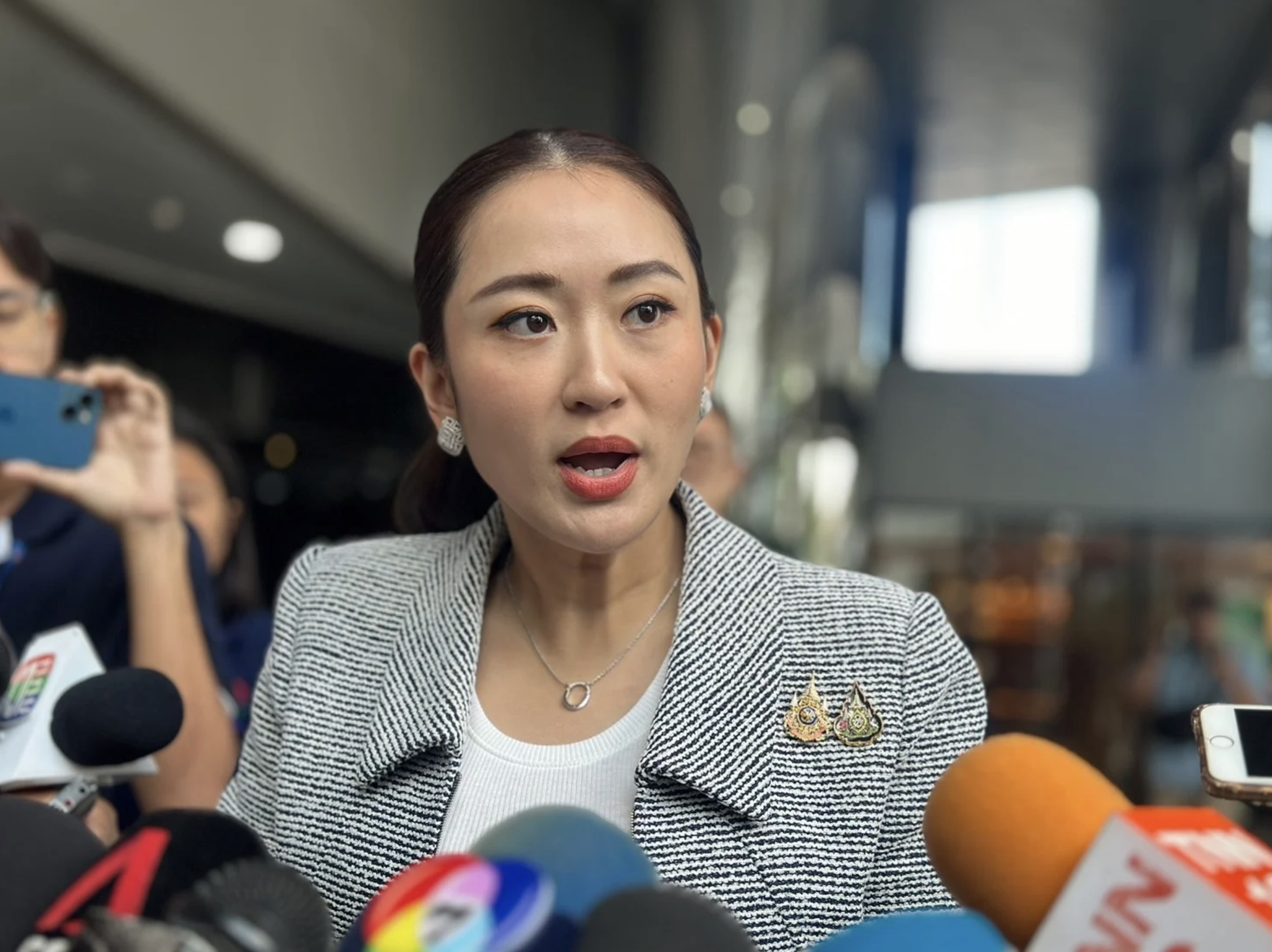 泰总理佩通坦喊话洪森：别拿劳工回国当政治工具！