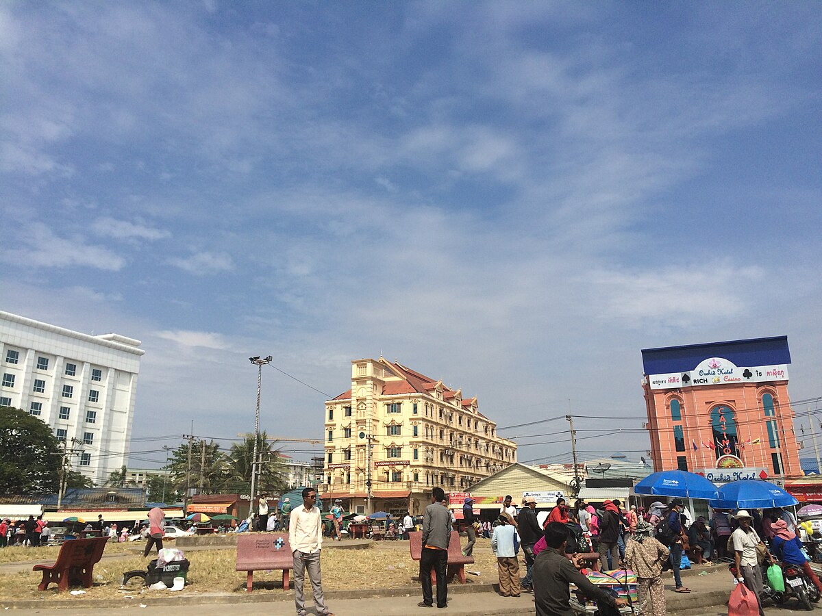 Poipet,_Cambodia-Thai_border.jpg