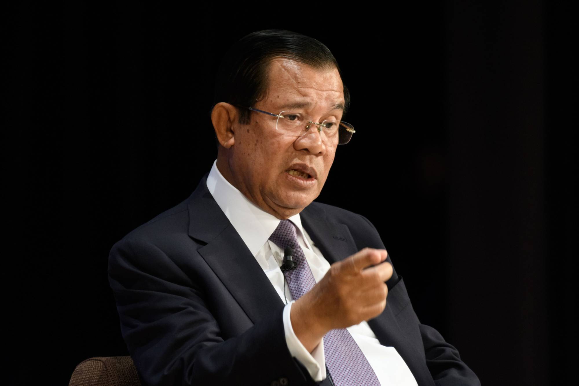 洪森喊话他信：跟你说话会把霉运传给我！
