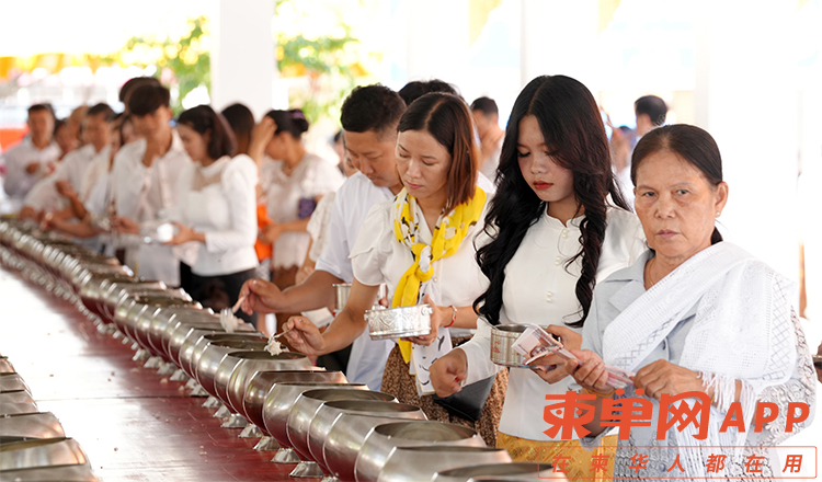 入乡随俗｜亡人节这几天，你陪本地‘对象’去了几间寺庙？