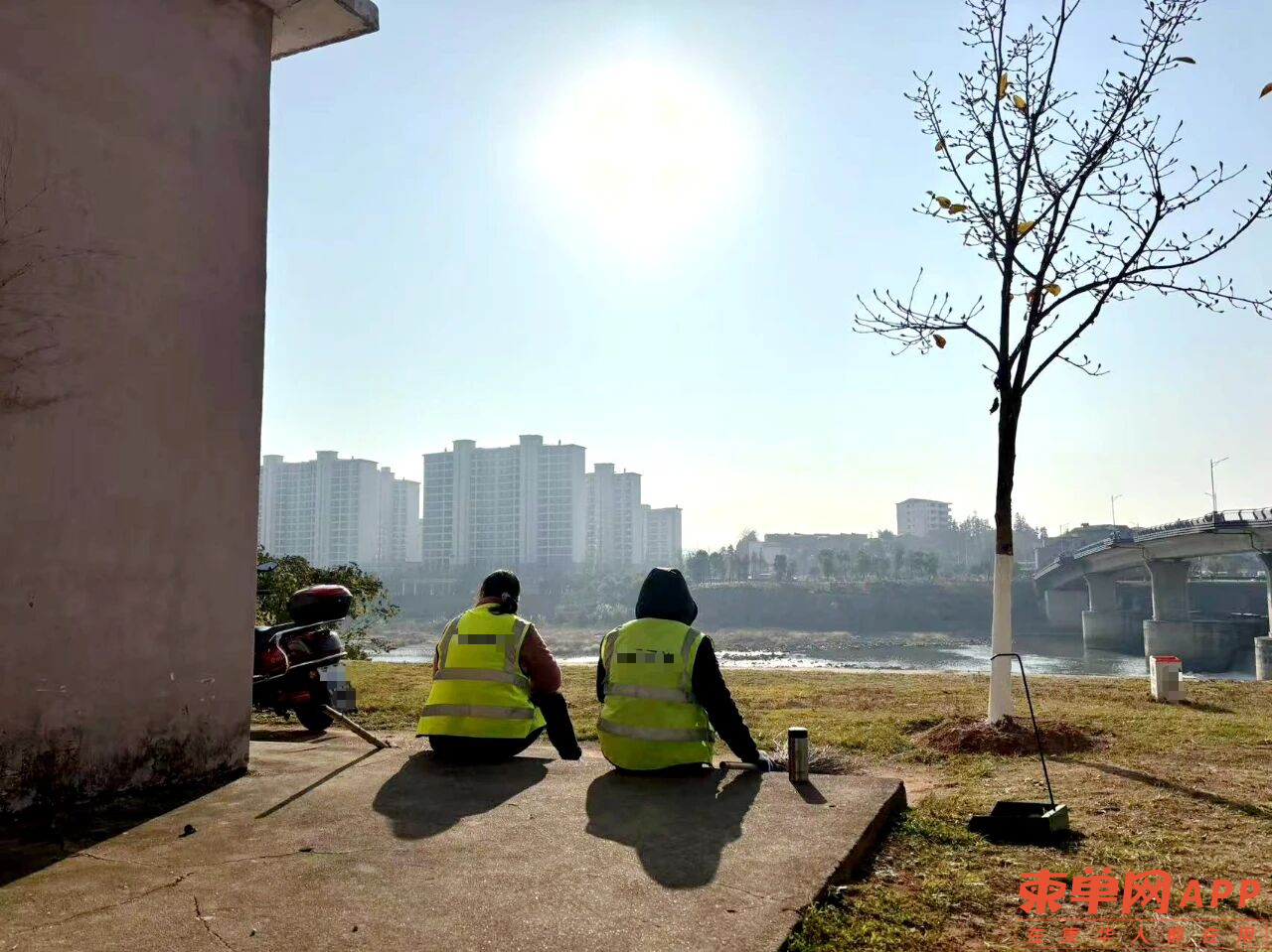 到柬埔寨后，你每月还会往家里汇钱吗？