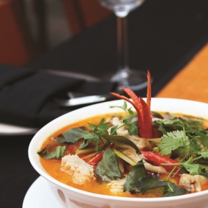 舌尖上的高棉——柬式鱼蛋海鲜酸汤