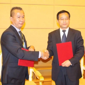 柬-中友协和重庆对外友协签署《友好交流协议书》